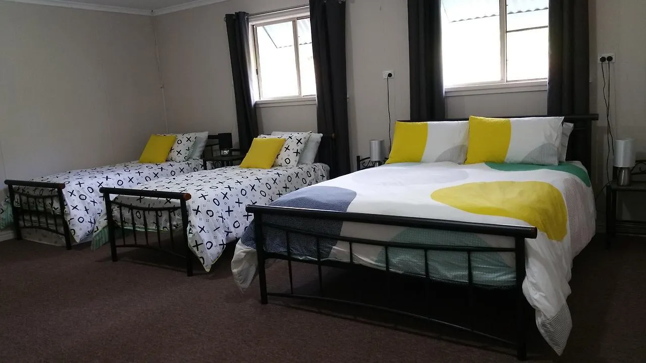Birdhouse Cottage B&B Warwick 0*,  Australia